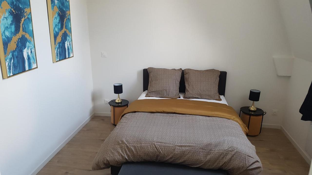 L'Aurore Doree, Duplex Renove - Parking Prive - Wifi Gratuit Apartman Saint-Quentin  Kültér fotó